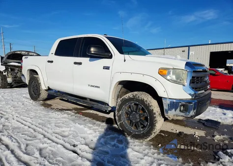 2014 Toyota Tundra Crewmax Sr5 z USA, uszkodzony, nr VIN 5TFDW5F12EX350631